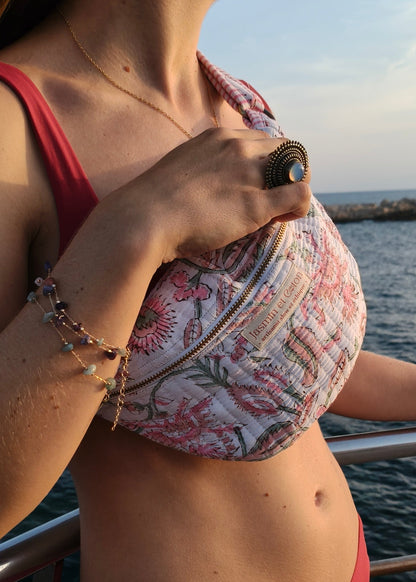 Sac banane à fleurs roses