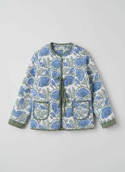 veste à fleurs bleues et vertes