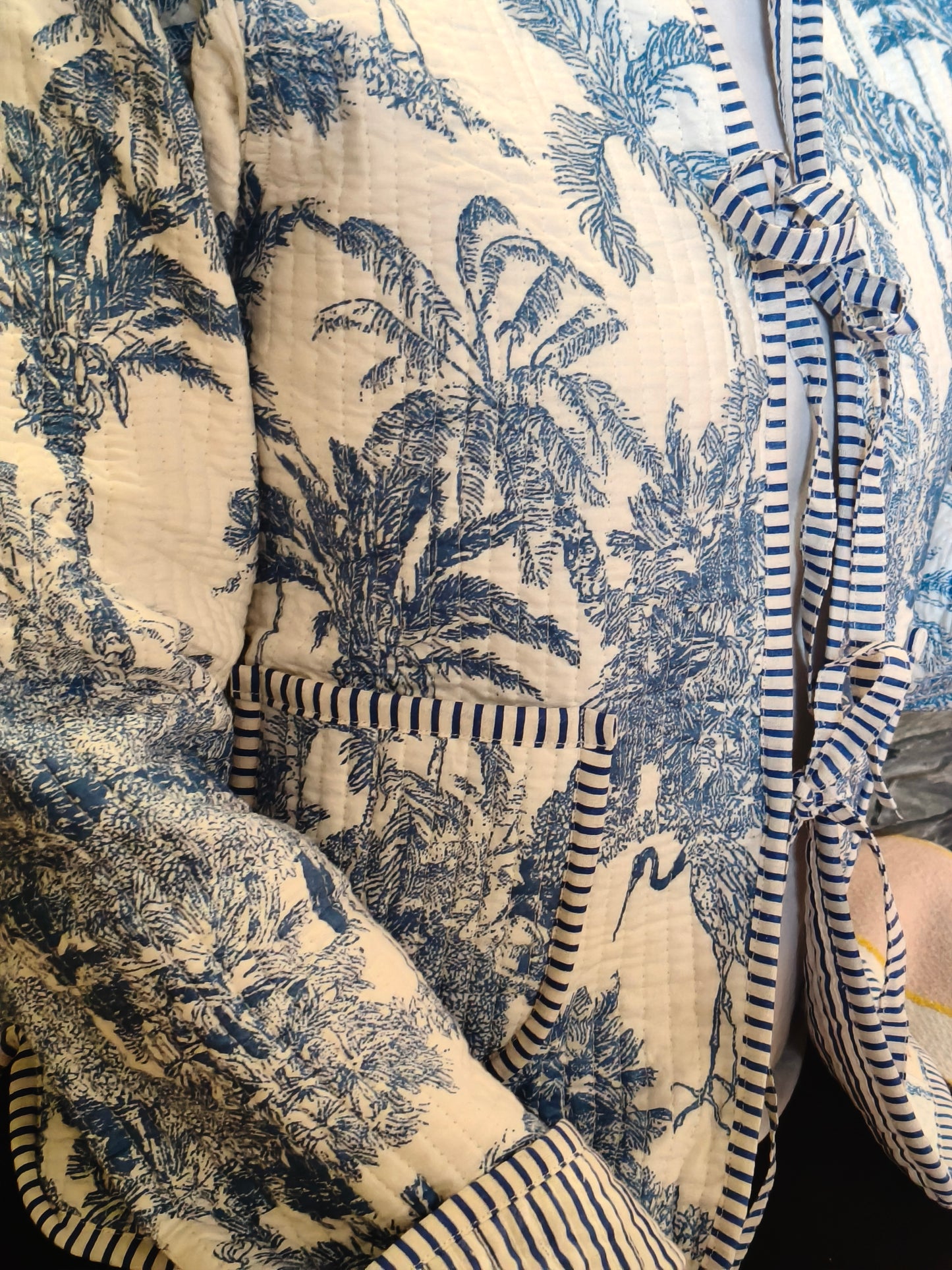 Veste bleue de la jungle