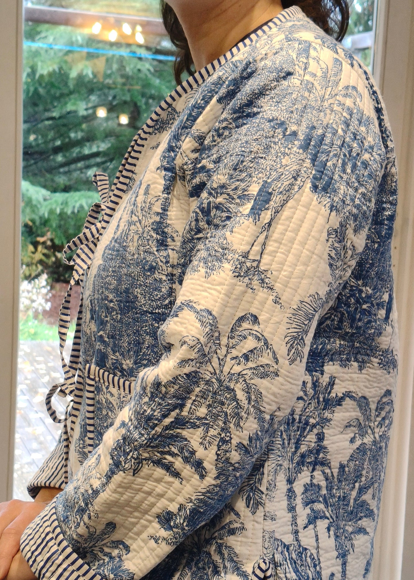 Veste bleue de la jungle