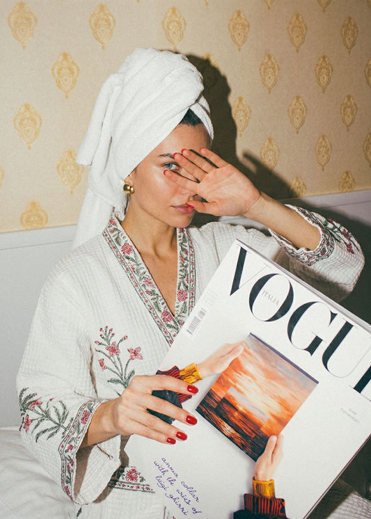 Peignoir blanc et rouge